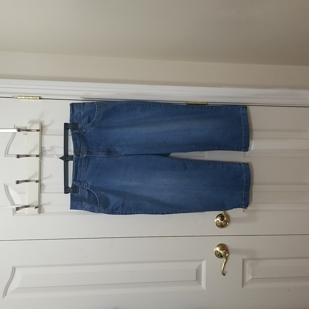 3/$15 Sonoma blue jean capris sz 16